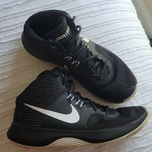 Nike Air Precision Size 9
